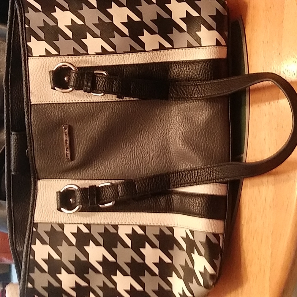 Gloria Vanderbilt purse